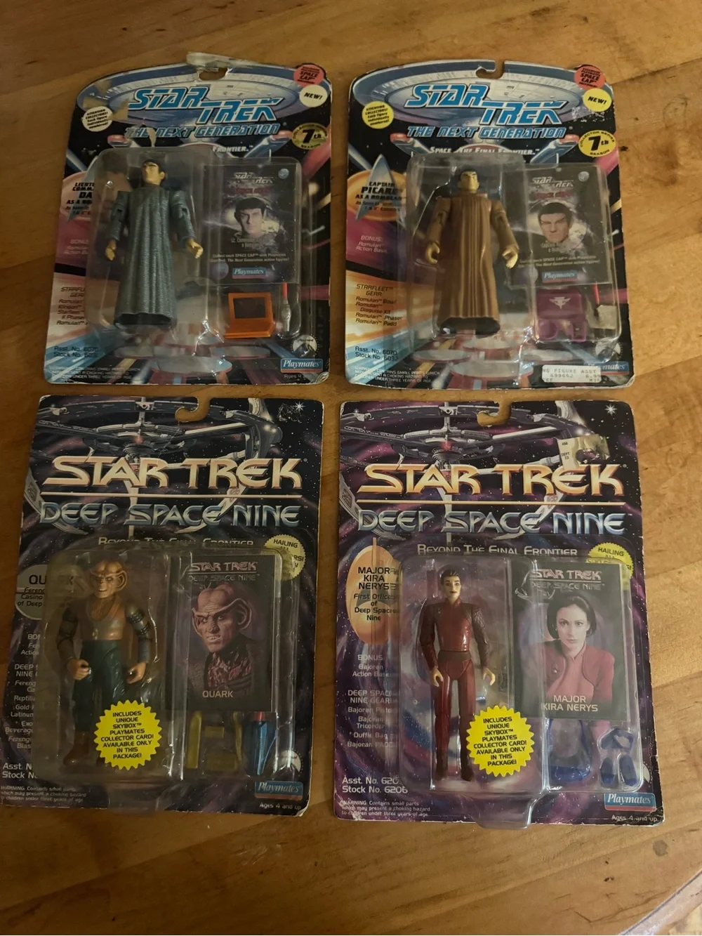 Star Trek Action Figure Lot - Multiple Characters - Assorted Colors